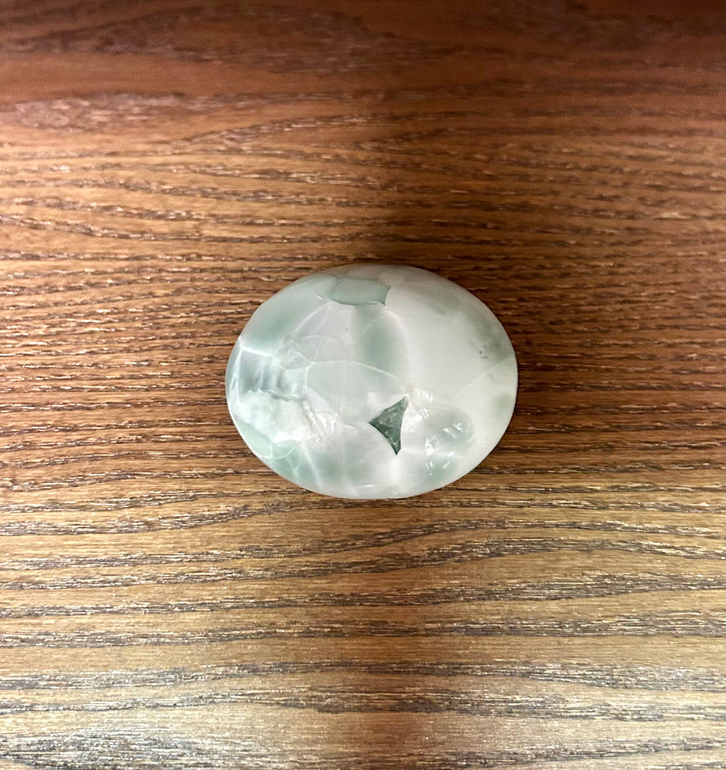 Snowflake Jade Palmstone - Lighten Up Shop